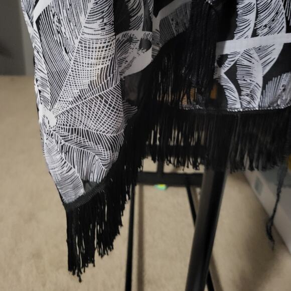 14th & Union Sheer Black & White Palm Tree Beach Wrap/Coverup Shawl - OS - Picture 3 of 6